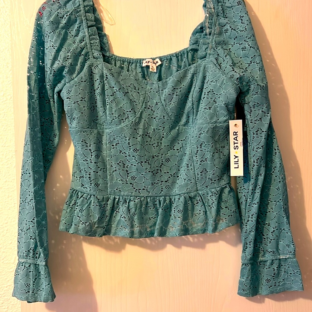 Brand new Lilly star cropped top. Bust contour, but no bra